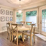 Family-Friendly Athens Escape About 2 Mi To Uga!